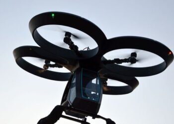 Türkiyənin ilk uçan avtomobili sınaq uçuşu həyata keçirdi