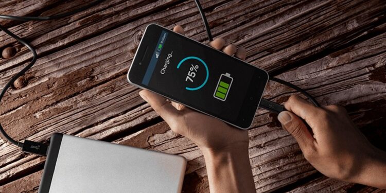 Huawei şirkəti cihazların kontaktsız şarj texnologiyasının patentini əldə edib (VİDEO)