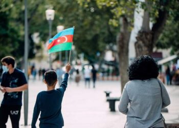 Bakı bayraqlara bürünüb…