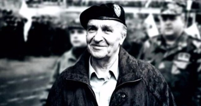 “Müsəlman cəmiyyətlərinin öz intibahlarına nail olmaq üçün islamlaşmaqdan başqa çarəsi yoxdur”.                        Aliyə İzzetbeqoviç