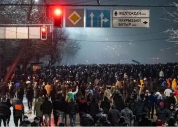 Qazaxıstan prezidenti hökuməti istefaya göndərdi: Etirazlar səhər saatlarında da səngiməyib