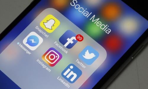 Rusiya Twitter və Facebook-a girişi qadağan etdi