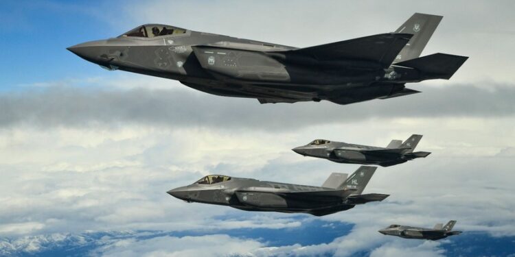 ABŞ Türkiyə ilə onun “F-35” proqramına qayıtması imkanlarını müzakirə edir